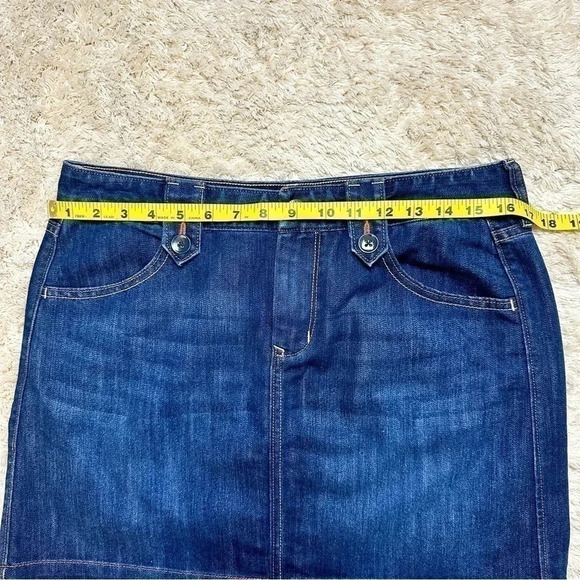 Old Navy Women’s Denim Mini skirt size 8 - Picture 3 of 6
